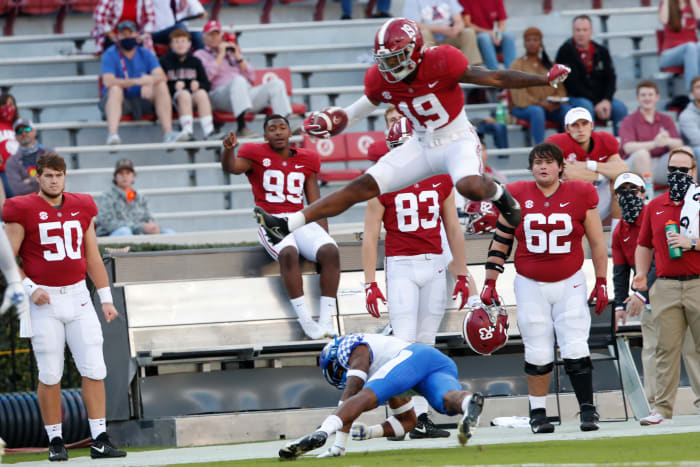 Billingsley goes airborne against Kentucky, 2020